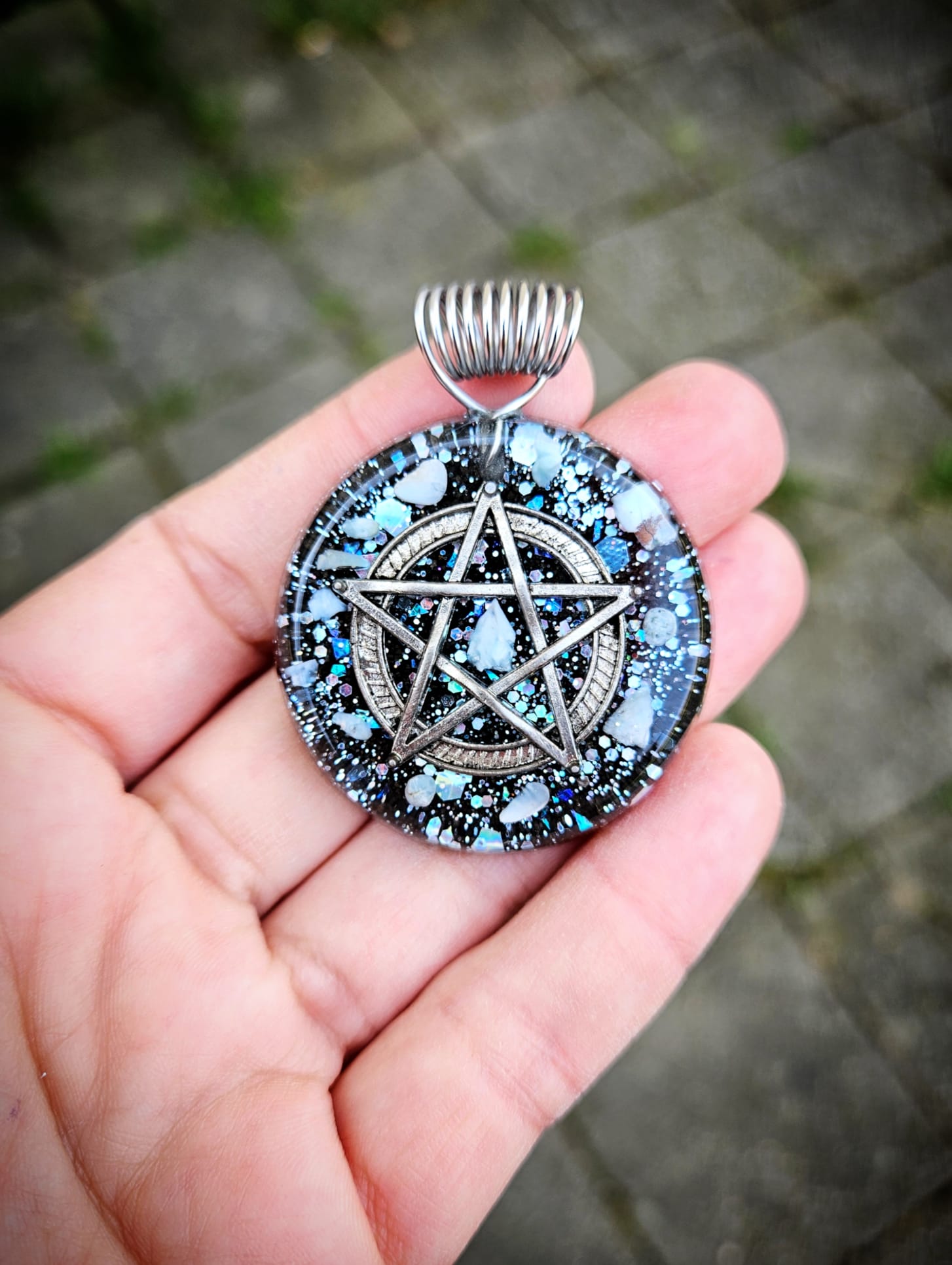 PENTAGRAM S LARIMAREM